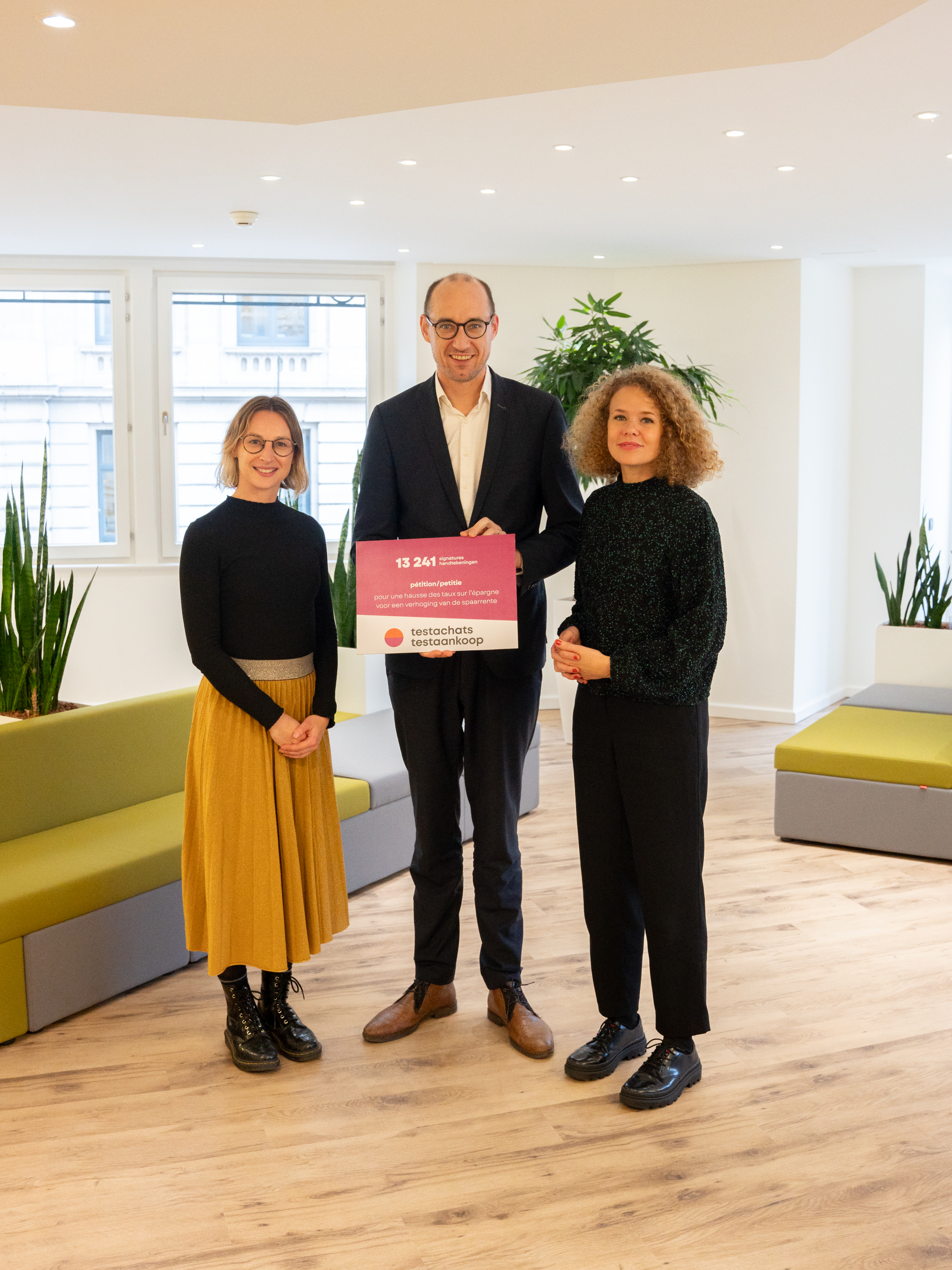 Testachats chez le ministre des finances pour l'augmentation des taux d'épargne